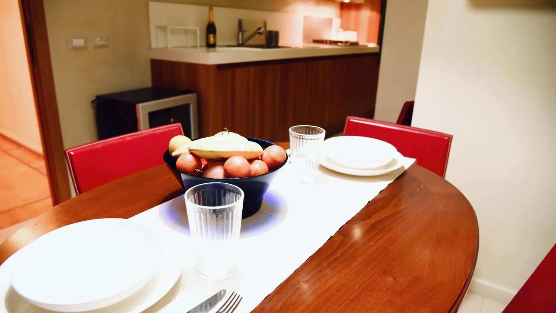 Chic And Elegant Apartment In The Heart Of Řím