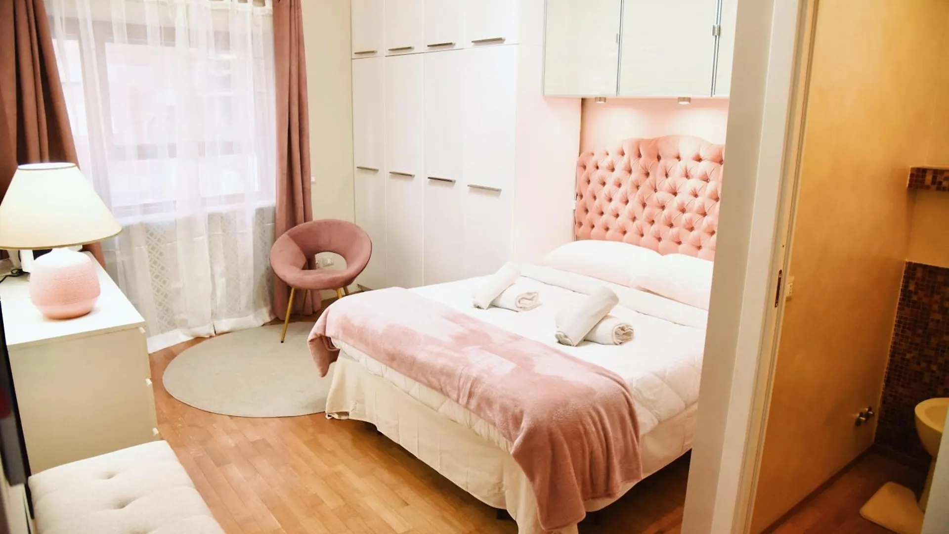 Chic And Elegant Apartment In The Heart Of Řím Itálie