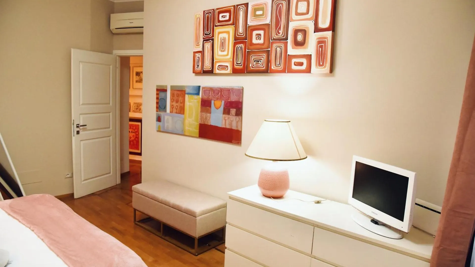 Chic And Elegant Apartment In The Heart Of Řím 0*,  Itálie